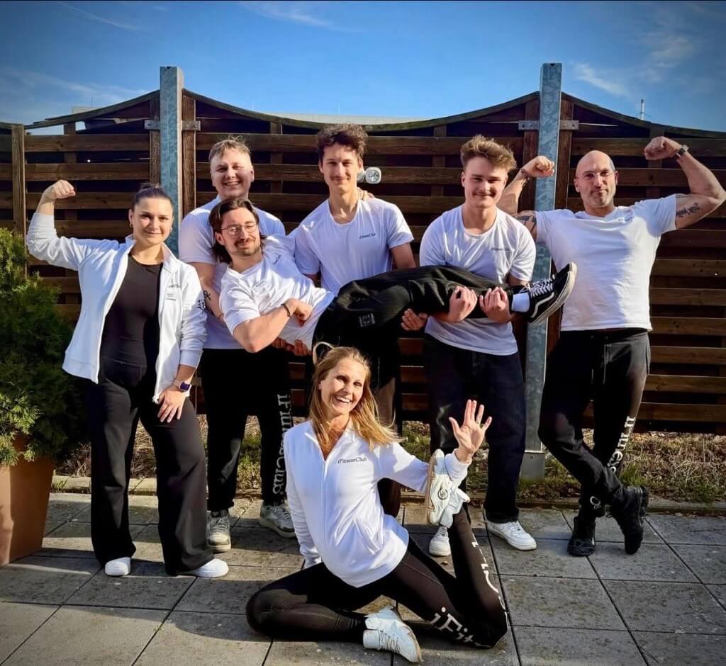 Das Team des iFitnessClub Ludwigsfelde freut sich auf das Familien-Sportfest am 16. August. (Foto: iFitnessClub) Das Team des iFitnessClub Ludwigsfelde freut sich auf das Familien-Sportfest am 16. August. (Foto: iFitnessClub)